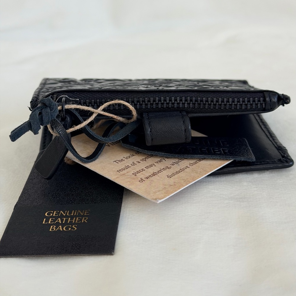 Genuine Leather Black Embossed Wallet - Unbranded - Picture 9 of 14